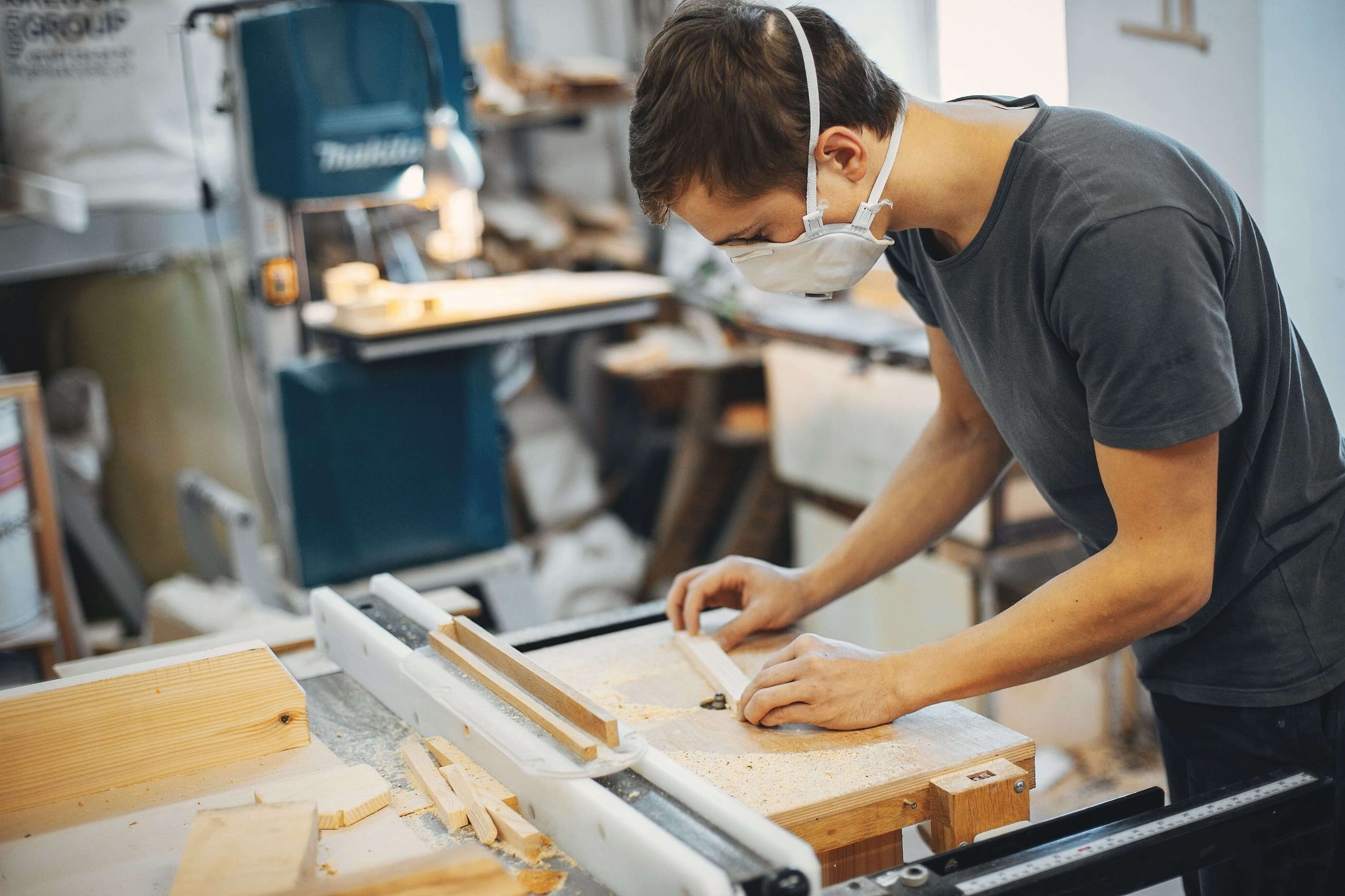 10 Things to Know Before Hiring a Direct Carpenter in Singapore